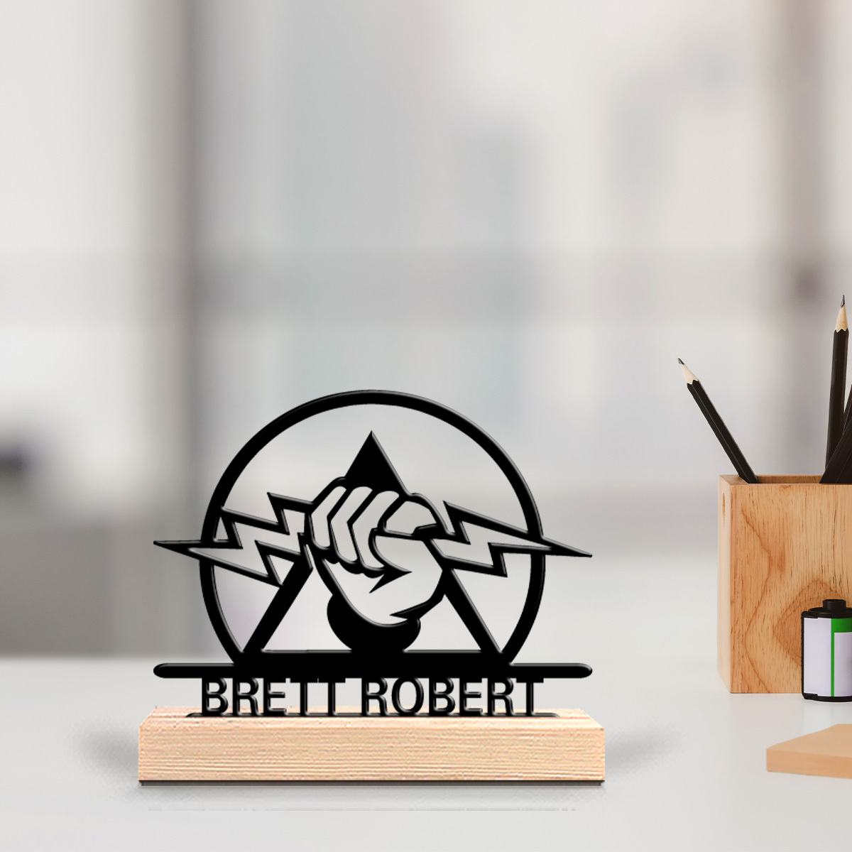 Office Tech Desk - Özel Olarak Kazınmış Elektrik Mühendisi Metal